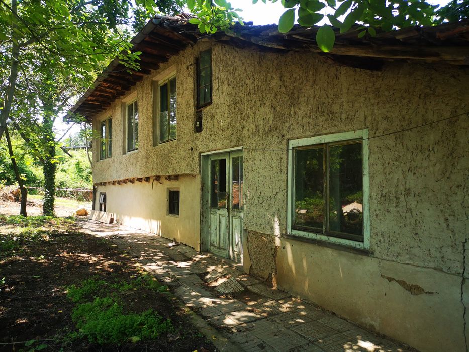Двуетажна Къща в с. Русаля област Велико Търново