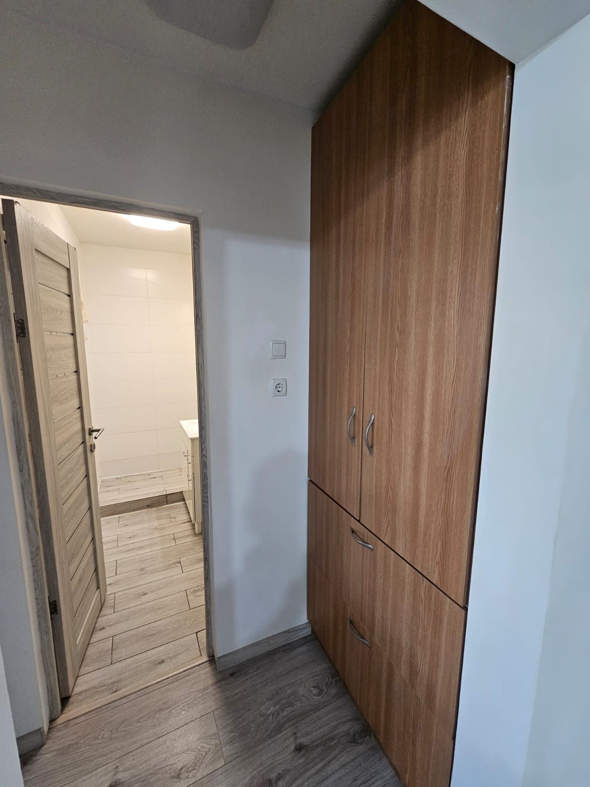 Apartament 2 camere semidecomandat