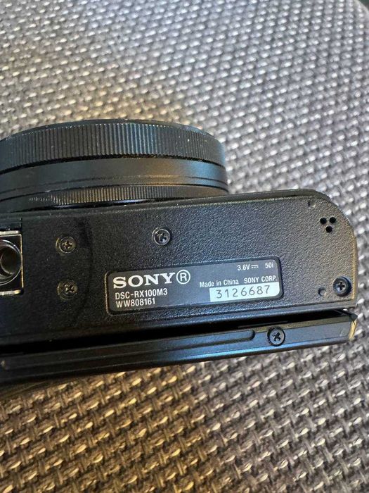 Продавам Sony RX100 III - компактна камера с професионални възможности