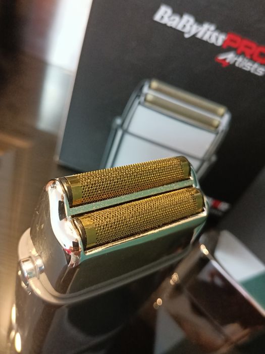 Vând shaver Babyliss