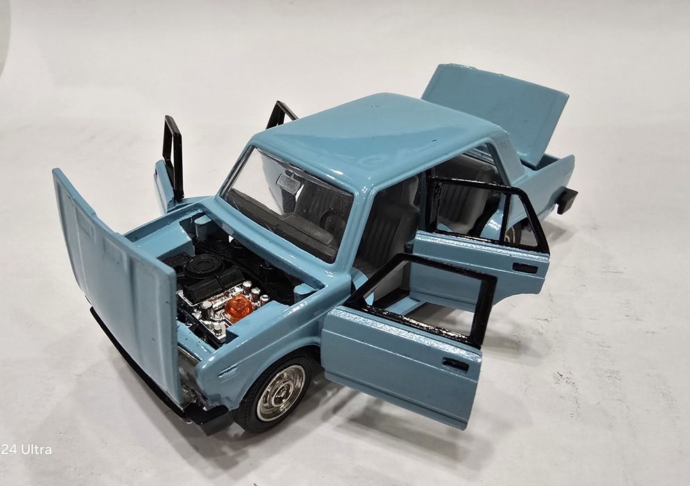 Продам модель ваз-2105