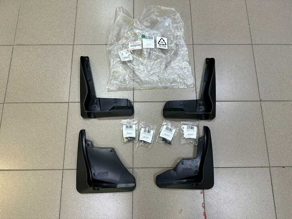 Брызговики оригинал Toyota Camry 70 75 80 новые Тойота Камри