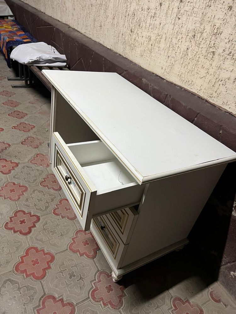 Стол письменный (Белорусия).