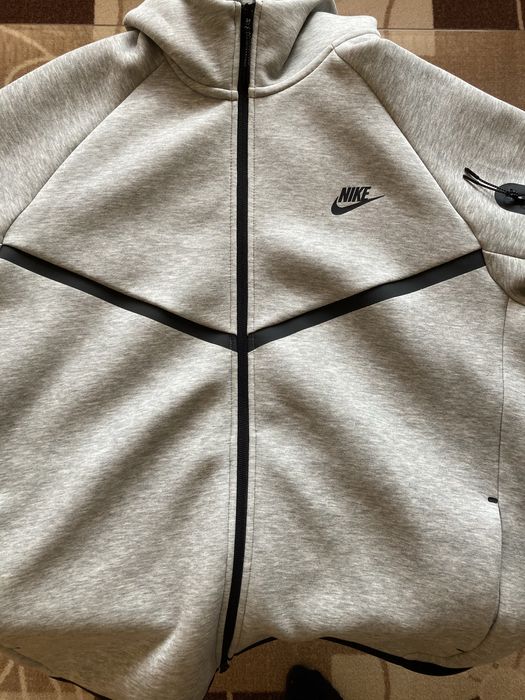 Nike tech fleece L