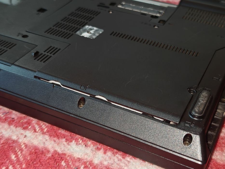 Vând Thinkpad L420 - i3, 6GB ram, 750GB HDD