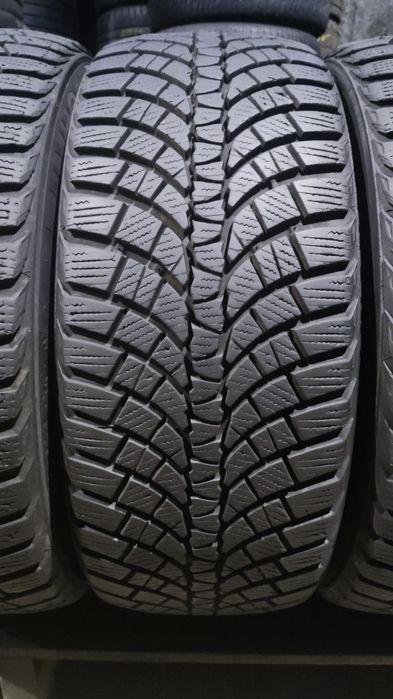 4бр зимни гуми 225/45/17 Kumho Winter Craft 
dot22