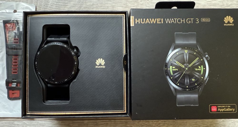 Motorola + часовник Huawei Watch GT3