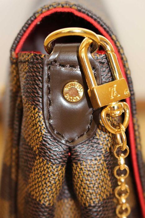 Дамската чанта Louis Vuitton Favorite