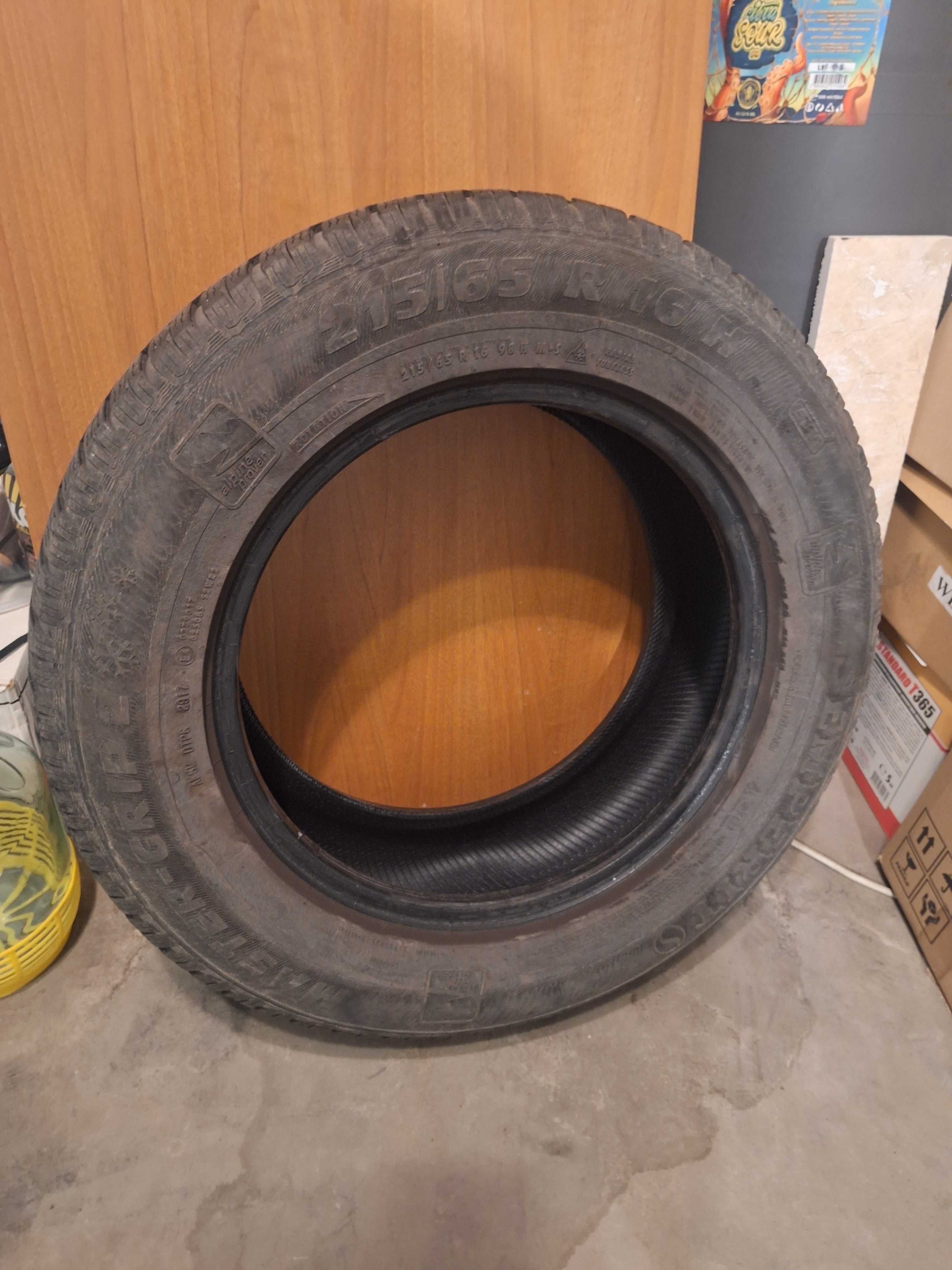 4бр. Зимни гуми 215 65 R16 H