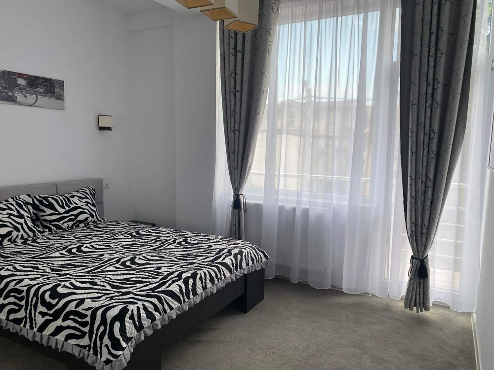 Inchiriez apartament cu doua camere in zona Alezzi Beach