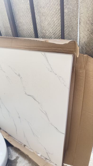 Продам 2 шт плитки