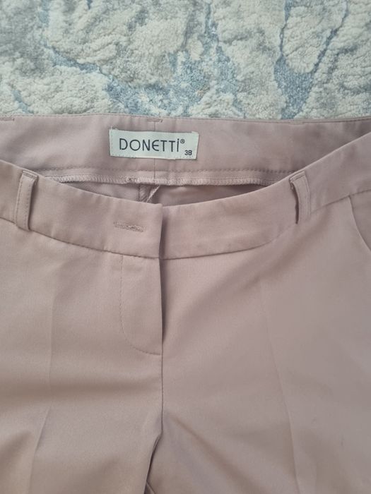 Pantaloni mărimea 38