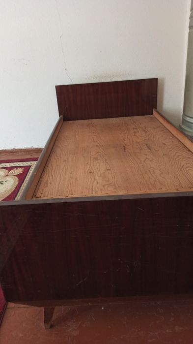 Продам 2 кравати в хор состоянии. Цена за оба