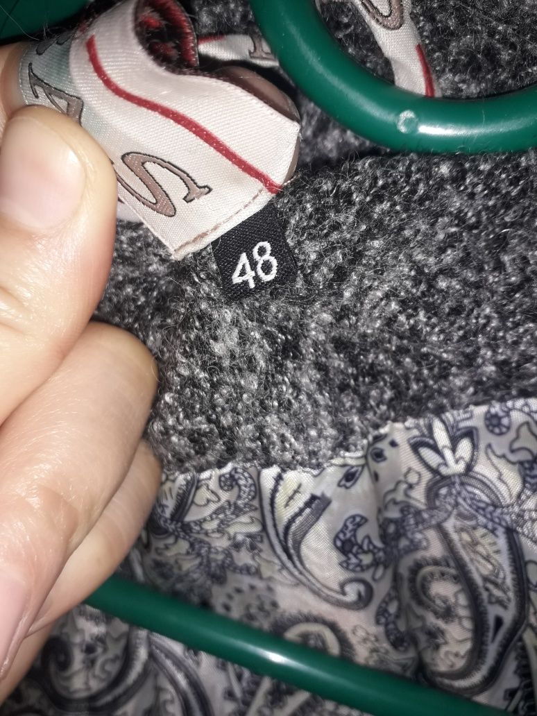 Женское шерстяное пальто размер 48