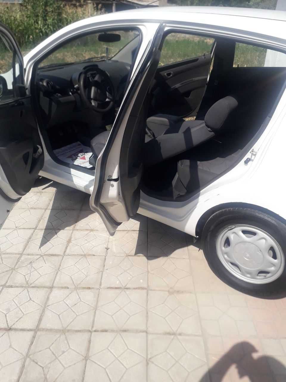 Spark sotiladi srochno
