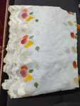 Perdea cu broderie cu fructe