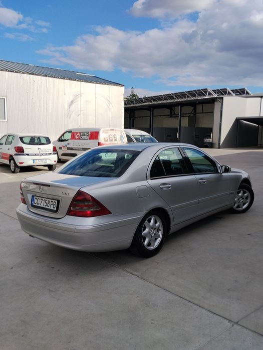Mercedes-Benz C220