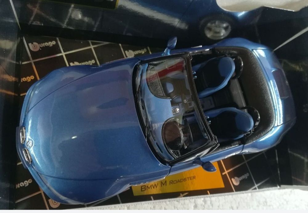 BMW M 1996
Scara 1:18
Bburago

Pozele reflectă realitatea. Se vinde ex