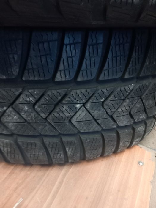 Anvelope de iarna 245 45 19  dot 2023 și 2022