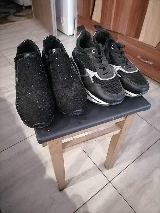Adidași sport mărimea 39.