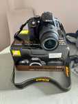 Продавам фотоапарат Nikon D3300