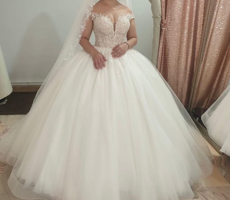 Rochie mireasă de vânzare