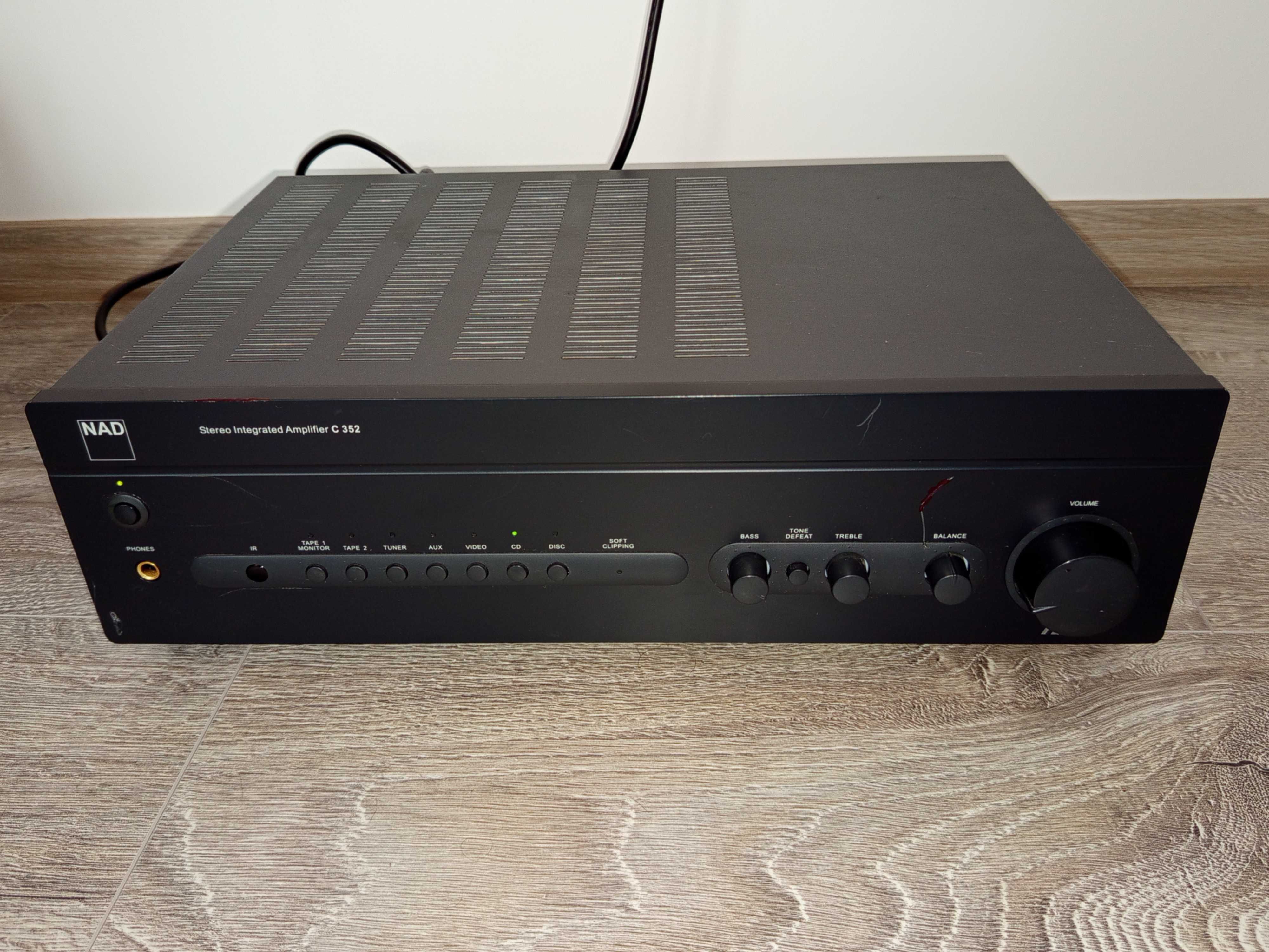 Стерео усилвател NAD C352