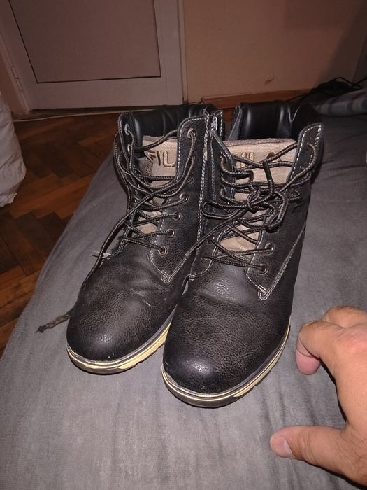 Продавам детски зимни боти