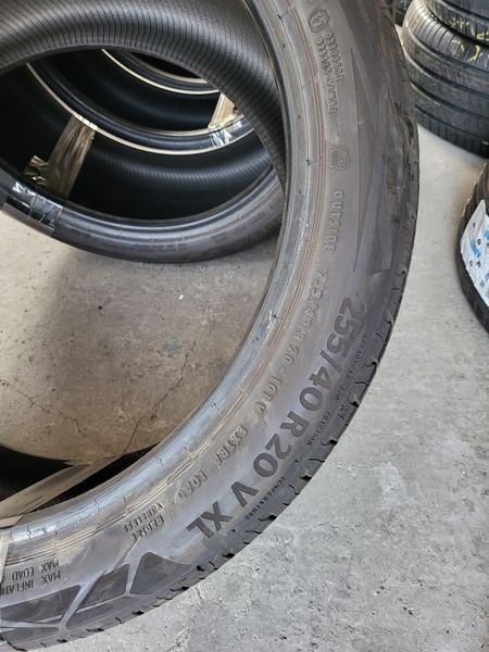 255/40/20//235/45/20 Continental