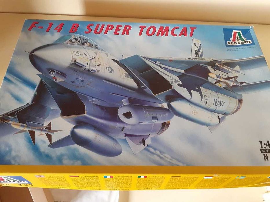 machetă avion supersonic F-14 B Super Tomcat scara 1.48
