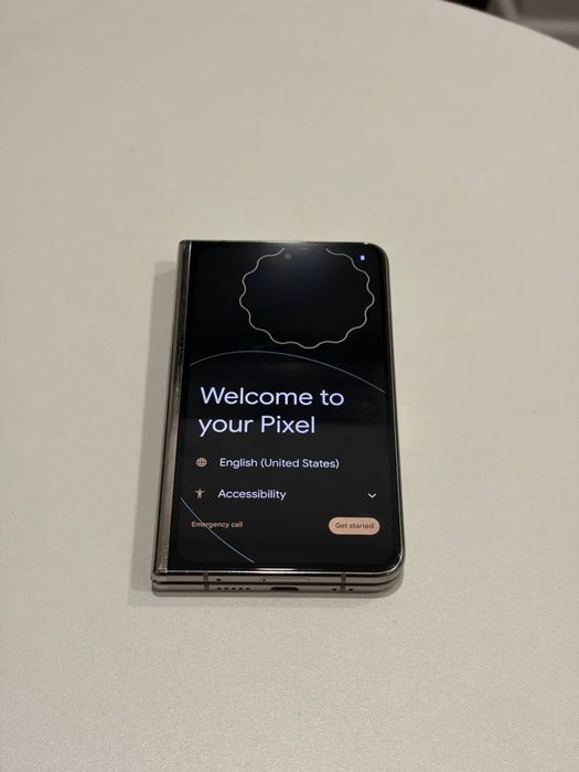 Pixel Fold с двойным экраном