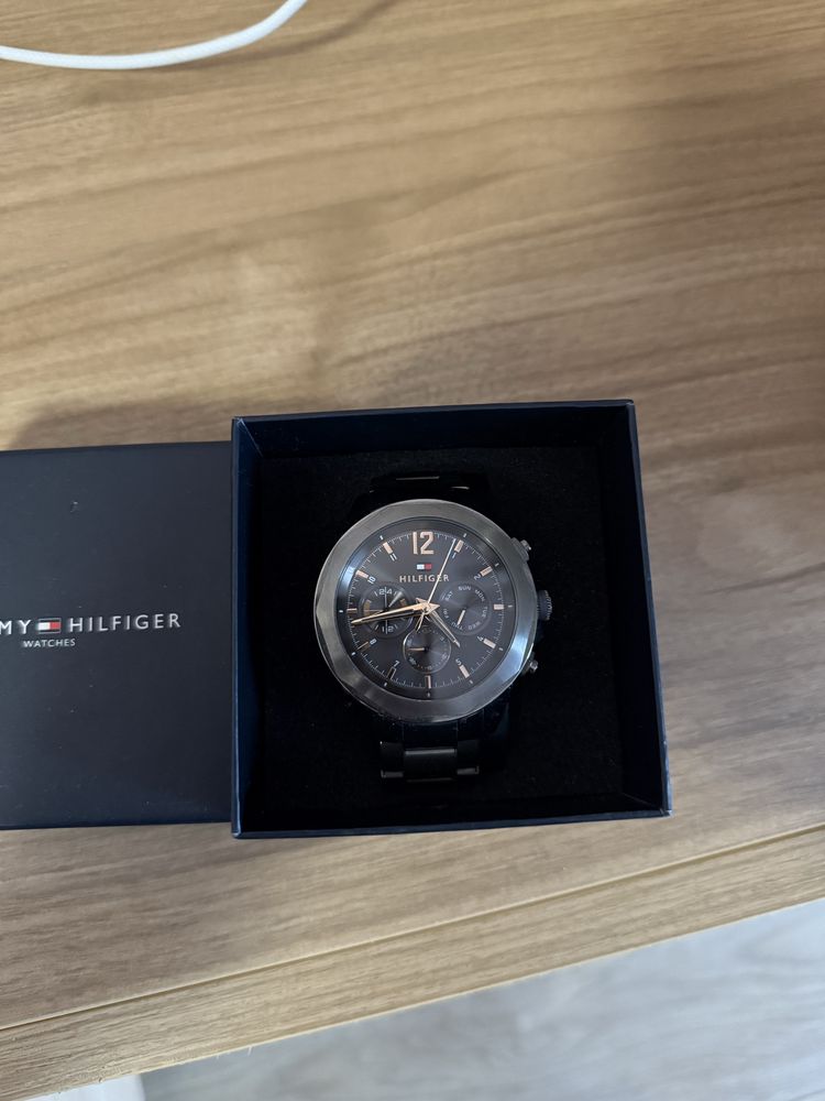 tommy hilfiger watch