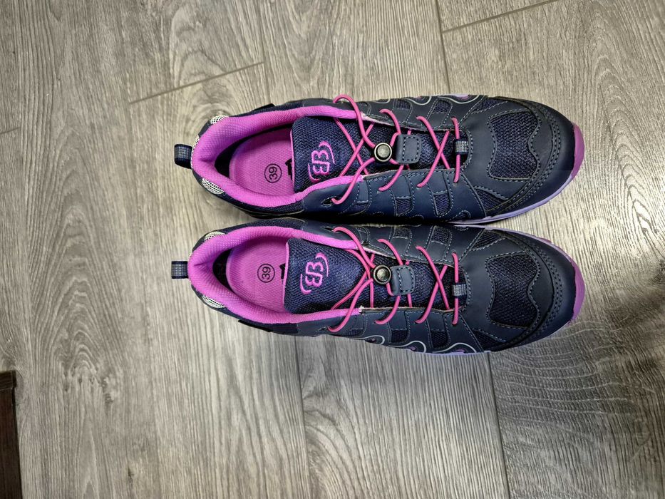 Дамски маратонки Adidas Terrex 38 номер, Brütting 39 номер, нови,