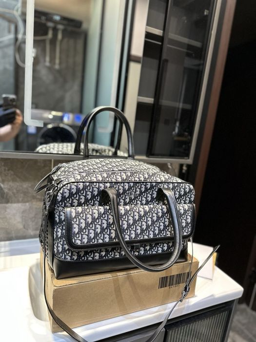 Чанта за домашен любимец LV, Dior