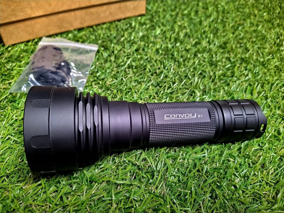 Convoy Z1 - Lanterna PROFESIONALA cu ZOOM cu Led SST40 / 5000K