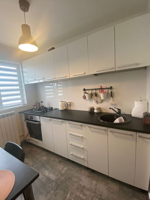Vand apartament cu doua camere