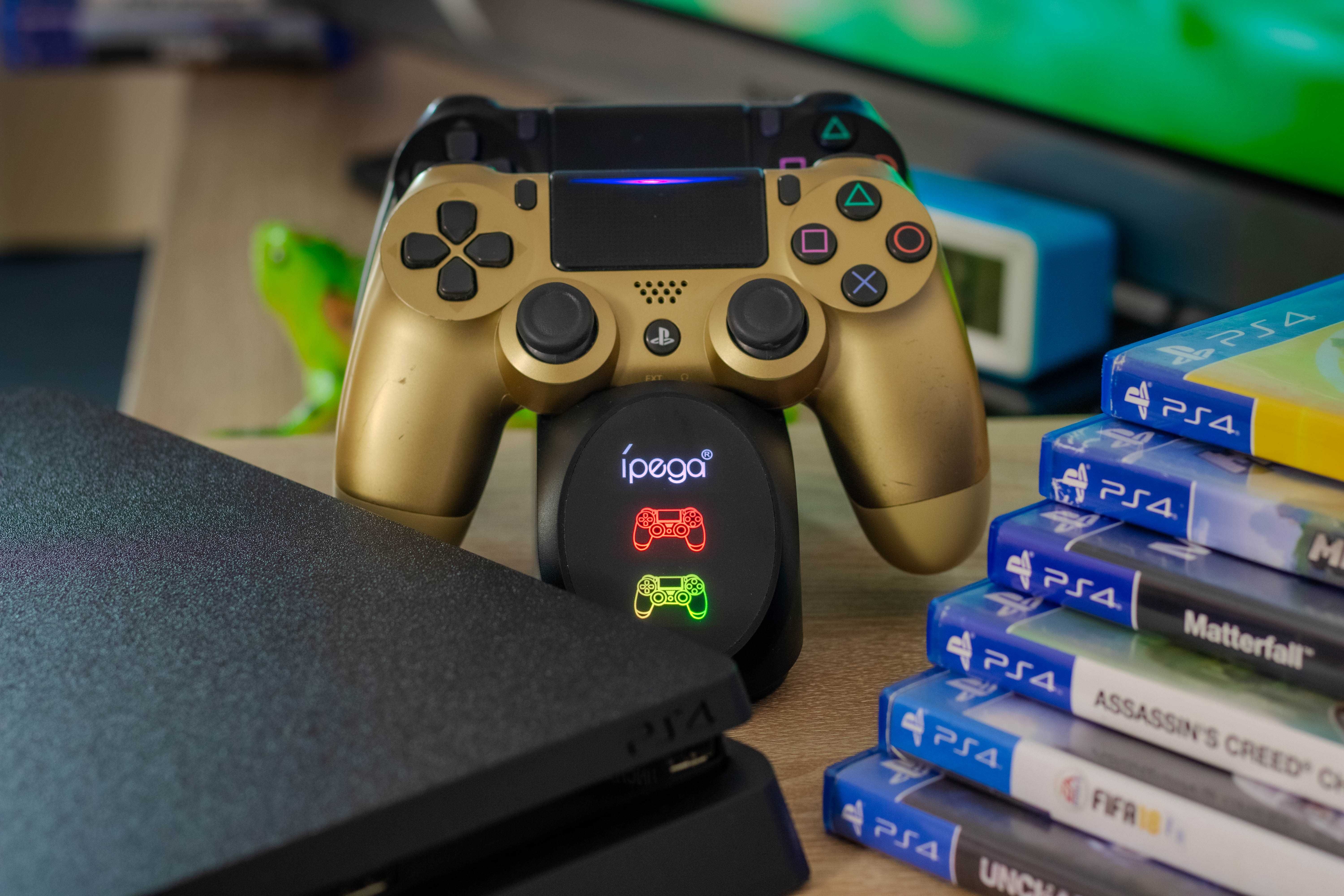Ps 4 Slim 1TB + 2 controllere + 6 Jocuri | Stare excelentă