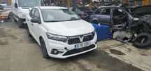 far aripa usa portiera  oglinda stanga dreapta capota bara fata grila centrala trager radiator apa clima plansa ceasuri  bord kit airbaguri pornire Dacia Logan 3 , an 2021 , motor 1.0 tce 92cp, cod motor H4D480, cutie de viteze manuala 6+1 trepte cod JT40