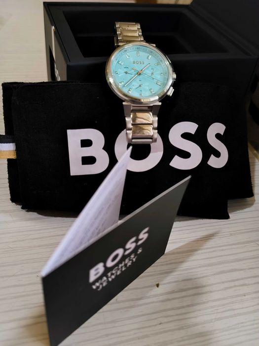 Часовник BOSS нов