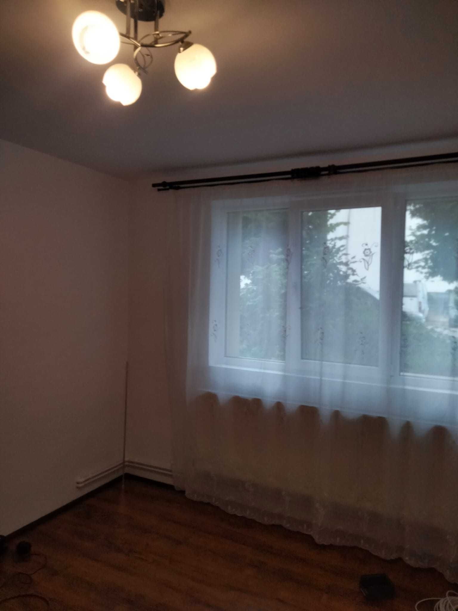 Închiriez apartament 2 camere