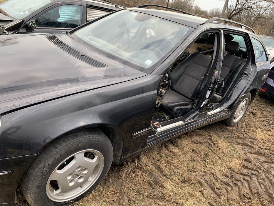 Mercedes-benz W203 C220 CDI на части