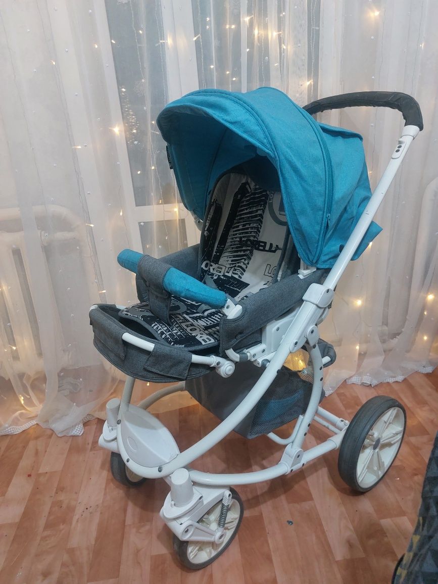 Продам коляску Lorelli Bertony