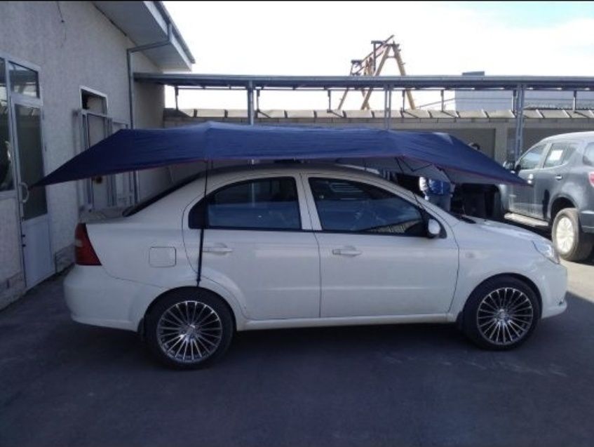 Продам зонтик на авто.