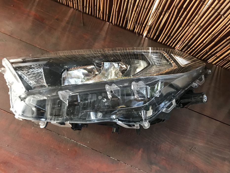 Vand far stânga Toyota rav 4