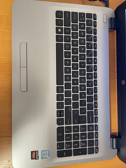 Pentru informatica scoala 250 G5, intel i5-6200
