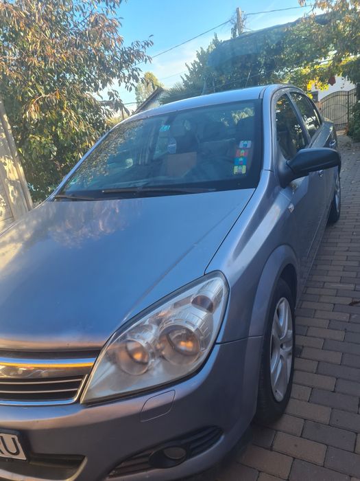 Vânzare Opel Astra H berlina 1.7 Diesel an 2010
