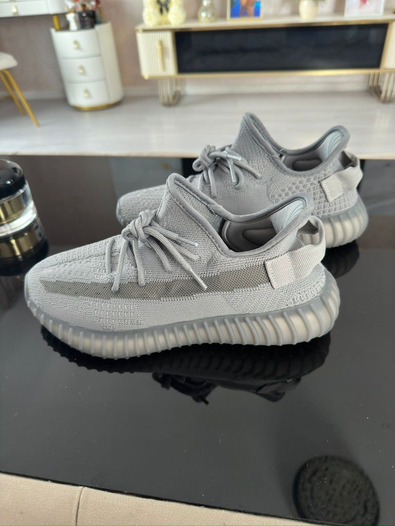 Adidasi premium Yeezy sireturi reflectorizante, gri sobolan - China