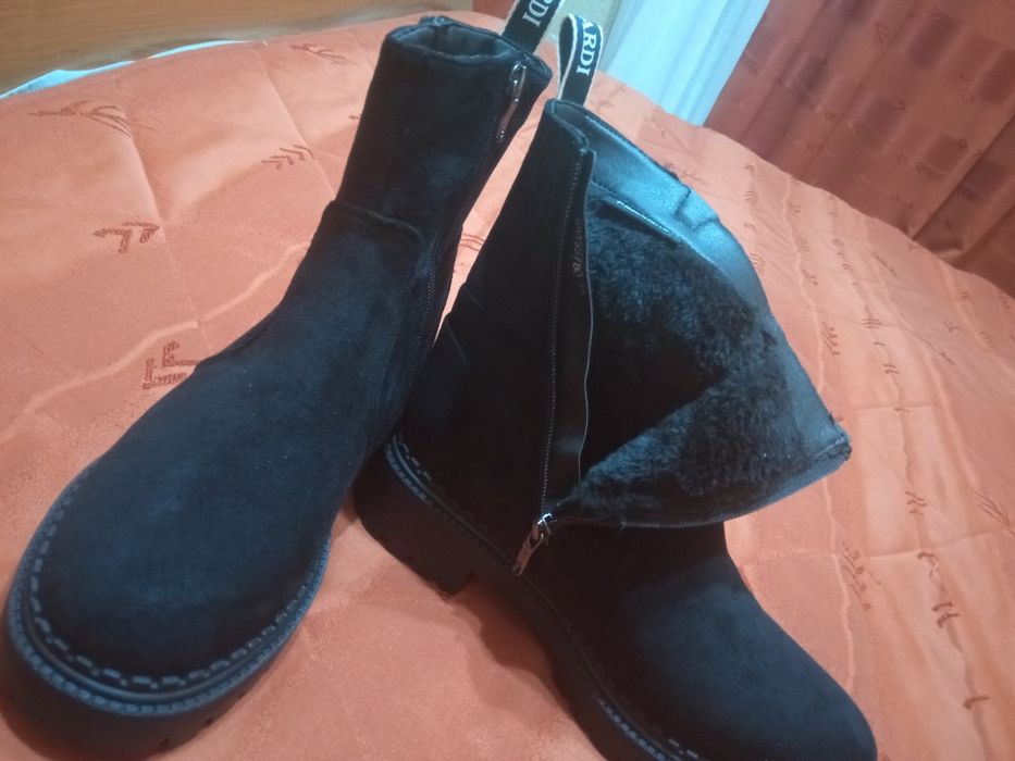 Новые, теплые сапоги