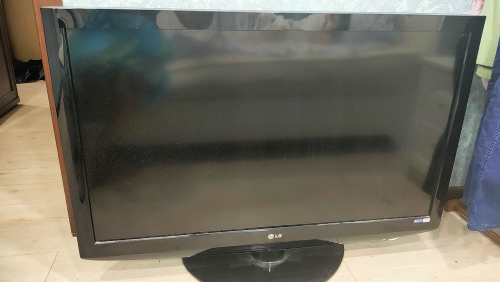 Продам телевизор LG