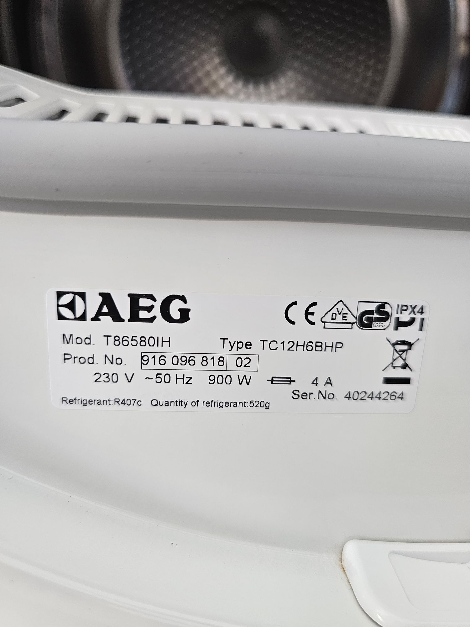 Сушилня с термопомпа AEG